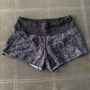 Lululemon mini splatter shorts size 4 tall